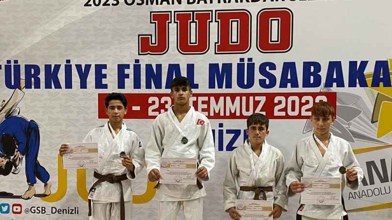 Manisalı judocular Türkiye şampiyonu oldu Manisalı judocular Türkiye şampiyonu oldu