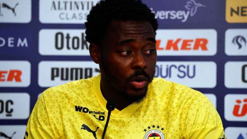 Bright Osayi-Samuel: “Şuan Fenerbahçe'nin futbolcusuyum, yapılan dedikoduları dinlemiyorum” Bright Osayi-Samuel: “Şuan Fenerbahçe'nin futbolcusuyum, yapılan dedikoduları dinlemiyorum”
