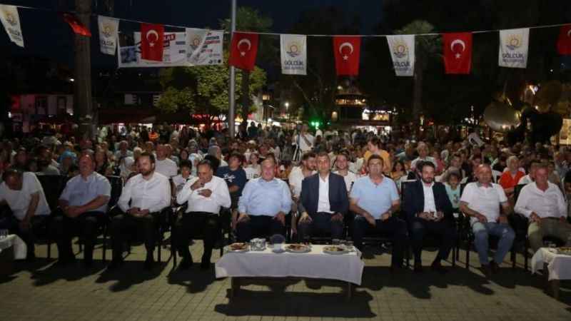 Kafkas dansıyla kendilerine hayran bıraktılar Kafkas dansıyla kendilerine hayran bıraktılar