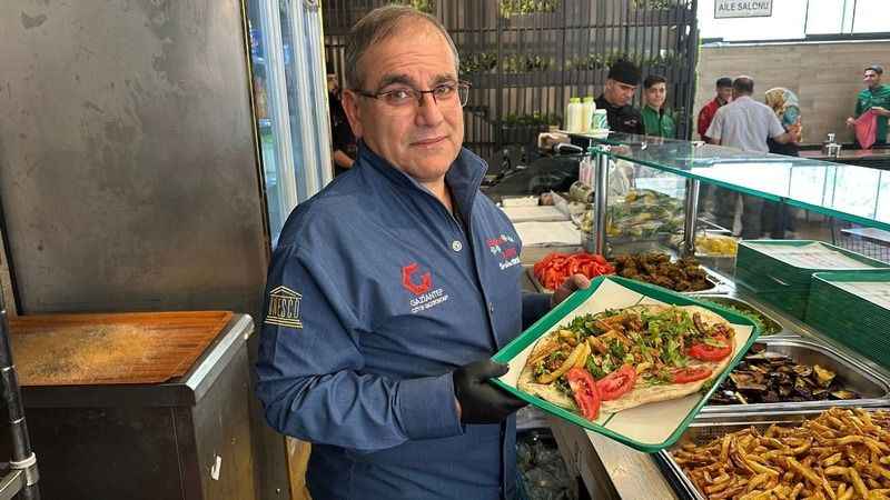 Gaziantep'in enfes sokak lezzeti: Nohut dürümü Gaziantep'in enfes sokak lezzeti: Nohut dürümü