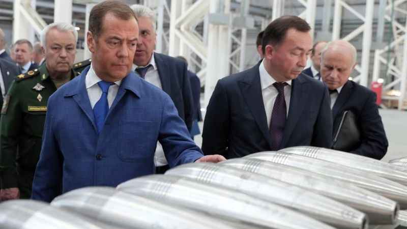 Medvedev: Ukrayna’nın saldırısı başarılı olursa nükleer silah kullanırız Medvedev: Ukrayna’nın saldırısı başarılı olursa nükleer silah kullanırız