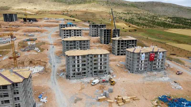 Bakan Özhaseki: “Kahramanmaraş’ta 112 bin 414 deprem konutu yapılacak” Bakan Özhaseki: “Kahramanmaraş’ta 112 bin 414 deprem konutu yapılacak”