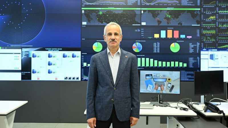 Bakan Uraloğlu, e-Devlet kullanıcı sayısının 63 milyonu aştığını duyurdu Bakan Uraloğlu, e-Devlet kullanıcı sayısının 63 milyonu aştığını duyurdu
