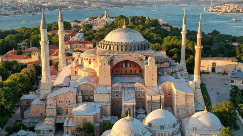 Ayasofya-i Kebir Cami-i Şerifi’nde yeni uygulama Ayasofya-i Kebir Cami-i Şerifi’nde yeni uygulama
