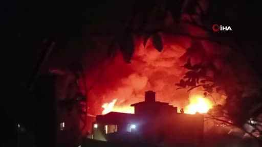 Bangaladeş’te halkın öfkesi dinmek bilmiyor: Mucibur Rahman heykelleri bir bir yıkılıyor Bangaladeş’te halkın öfkesi dinmek bilmiyor: Mucibur Rahman heykelleri bir bir yıkılıyor