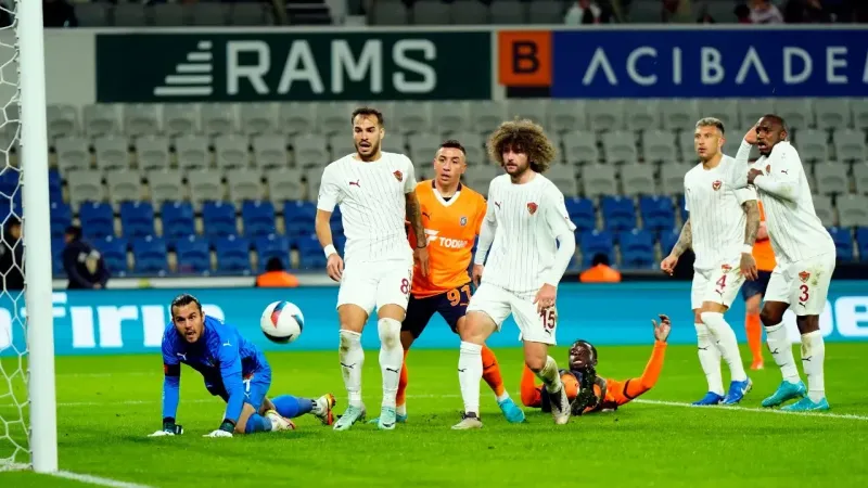 Başakşehir 3 puanı 3 golle aldı! Başakşehir 3 puanı 3 golle aldı!
