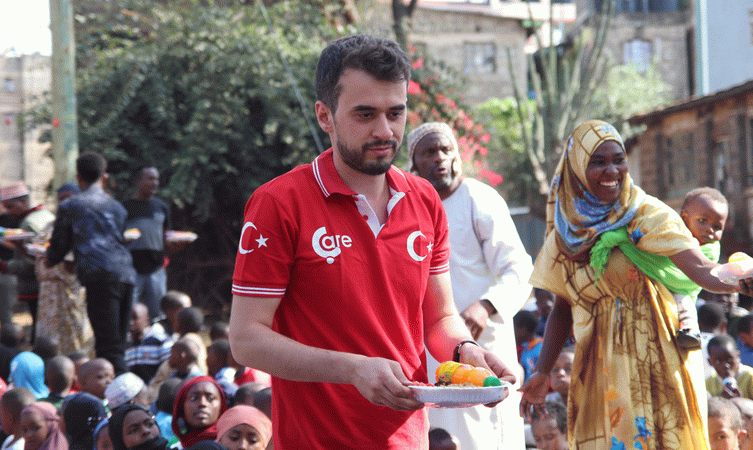 Çare Derneği'nden Dünyanın Dört Bir Yanına: “Paylaş, Bayram Olsun!" Çare Derneği'nden Dünyanın Dört Bir Yanına: “Paylaş, Bayram Olsun!"