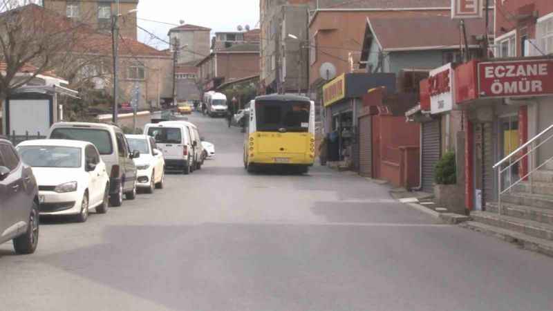 Beykoz’da vatandaşa İETT otobüsü çarptı, yakını otomobil ile kalabalığa daldı Beykoz’da vatandaşa İETT otobüsü çarptı, yakını otomobil ile kalabalığa daldı