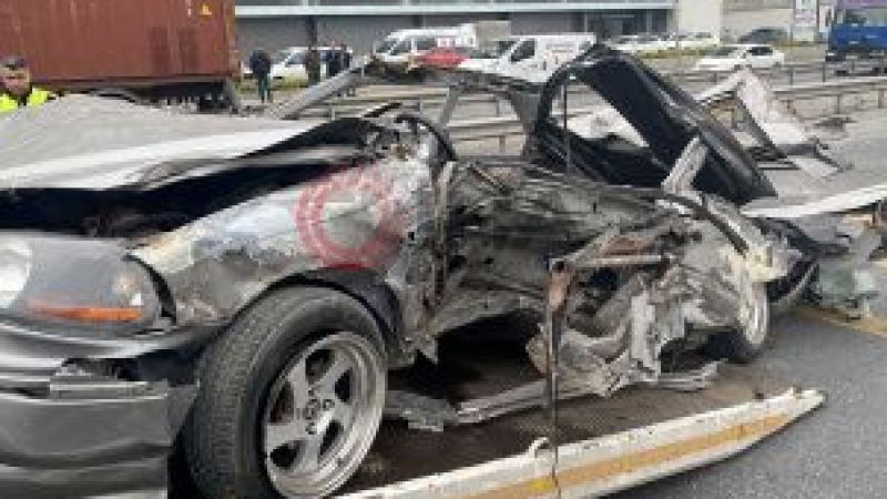 Beylikdüzü'de feci kaza: 2 ölü, 1 ağır yaralı