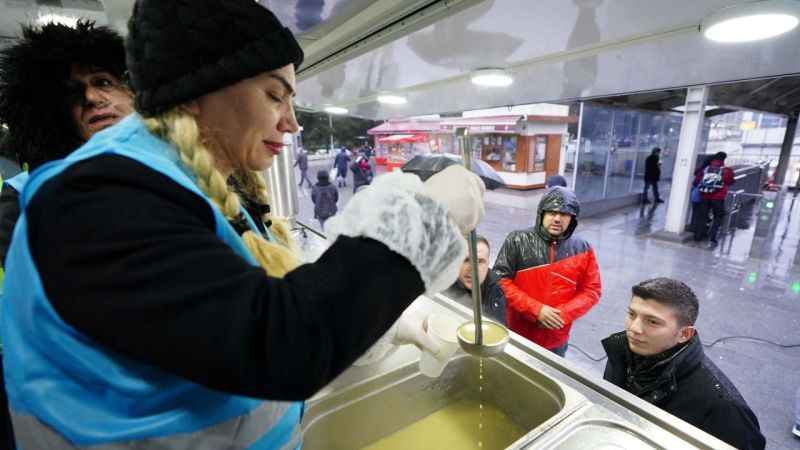 Beylikdüzü Belediyesi'nden günde 2 öğün sıcak çorba