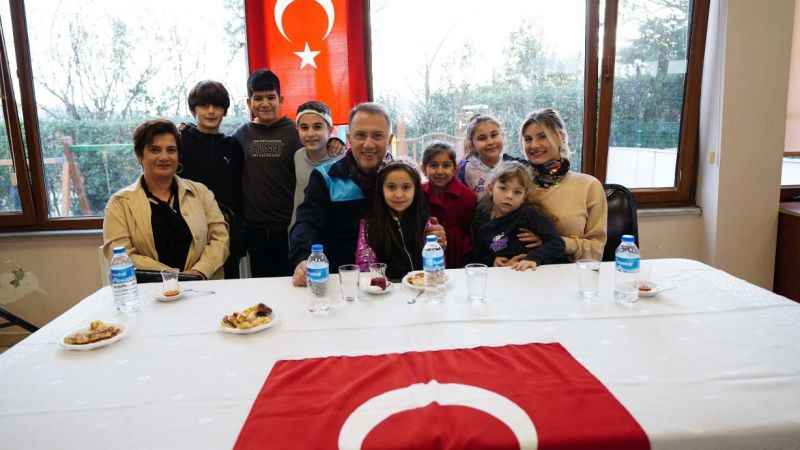 Beylikdüzü'nde mahalle komşularıyla dayanışma Beylikdüzü'nde mahalle komşularıyla dayanışma