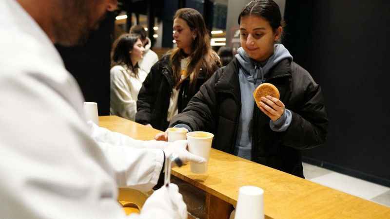 Beylikdüzü Belediyesi'nden günde 2 öğün sıcak çorba