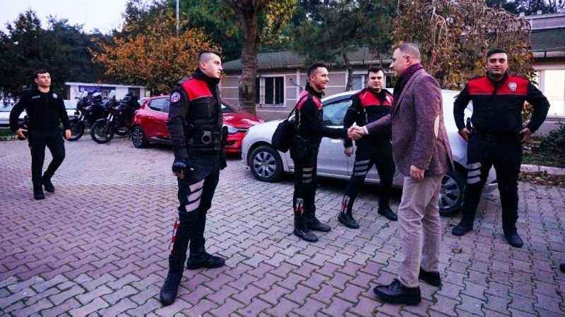 Beylikdüzü yeni yıla huzur, mutluluk ve sevgi temennisiyle girdi Beylikdüzü yeni yıla huzur, mutluluk ve sevgi temennisiyle girdi