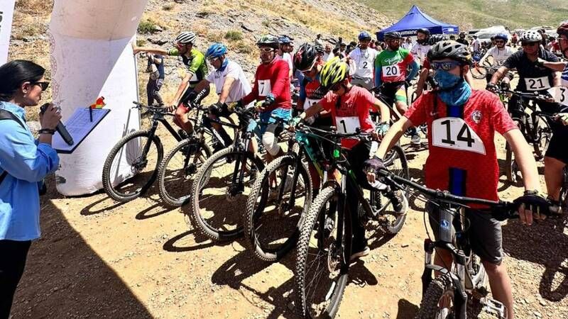 Dağ bisikleti yarışlarında şampiyon Ümraniye Dağ bisikleti yarışlarında şampiyon Ümraniye