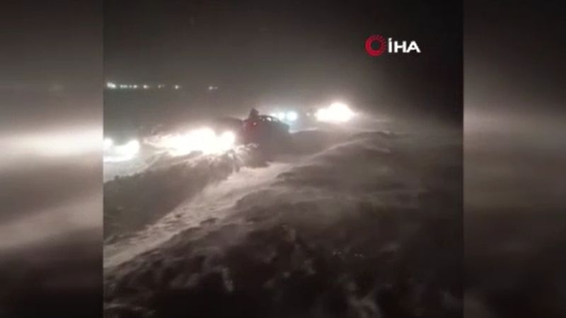 Bosna Hersek’in karla imtihanı! 200 bin evin elektriği kesildi 