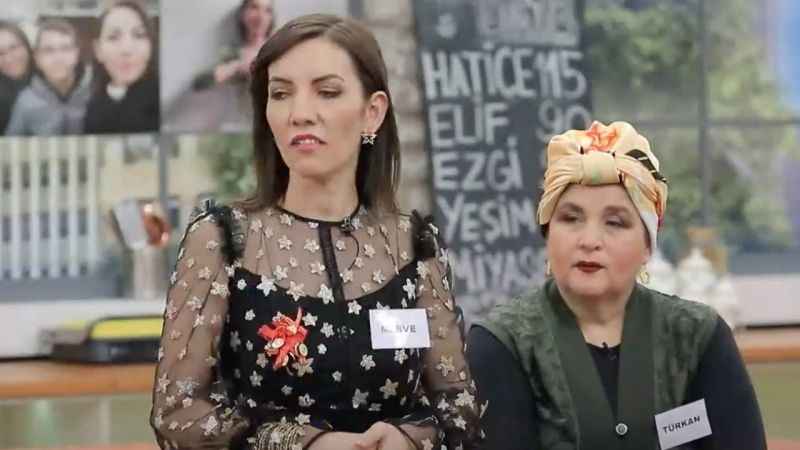 BUGÜN GELİNİM MUTFAKTA ÇEYREK ALTINI KİM ALDI? Gelinim Mutfakta Çeyrek Altını 3 Mayıs Kim Aldı? BUGÜN GELİNİM MUTFAKTA ÇEYREK ALTINI KİM ALDI? Gelinim Mutfakta Çeyrek Altını 3 Mayıs Kim Aldı?