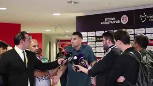 Burak Yılmaz: "Devam edeceksem başkandan birkaç isteğim olacak" Burak Yılmaz: "Devam edeceksem başkandan birkaç isteğim olacak"