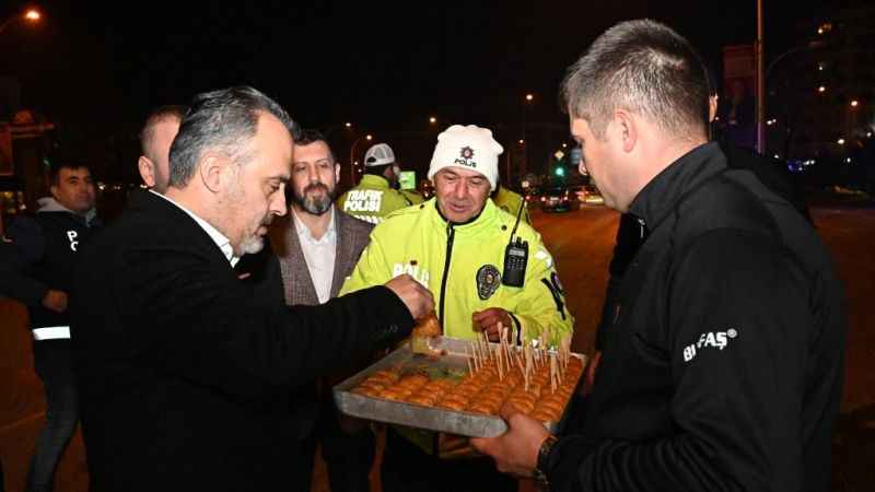 Başkan Aktaş, yılın son anlarında Bursalılarla buluştu