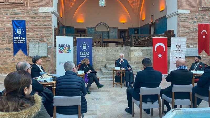 Muradiye El Yazmaları Müzesi'nde Koleksiyonerlik konuşuldu Muradiye El Yazmaları Müzesi'nde Koleksiyonerlik konuşuldu