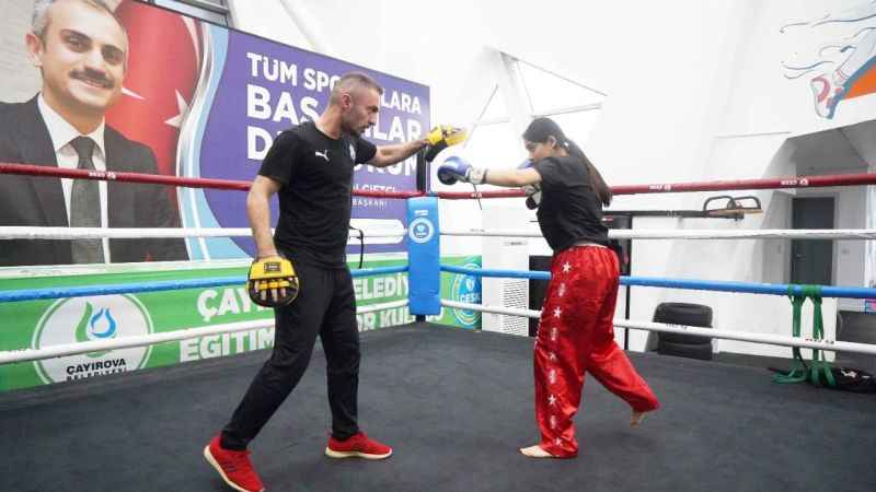 Çayırova'da çocuklar ve gençler, sporun keyfini çıkarıyor Çayırova'da çocuklar ve gençler, sporun keyfini çıkarıyor