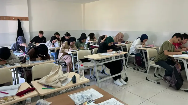 Ümraniye Belediyesi ile 280 öğrenci üniversiteli oldu