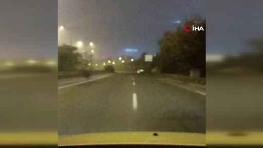 İstanbul Anadolu Yakası'nda gece saatlerindeki sis sabaha kadar etkili oldu