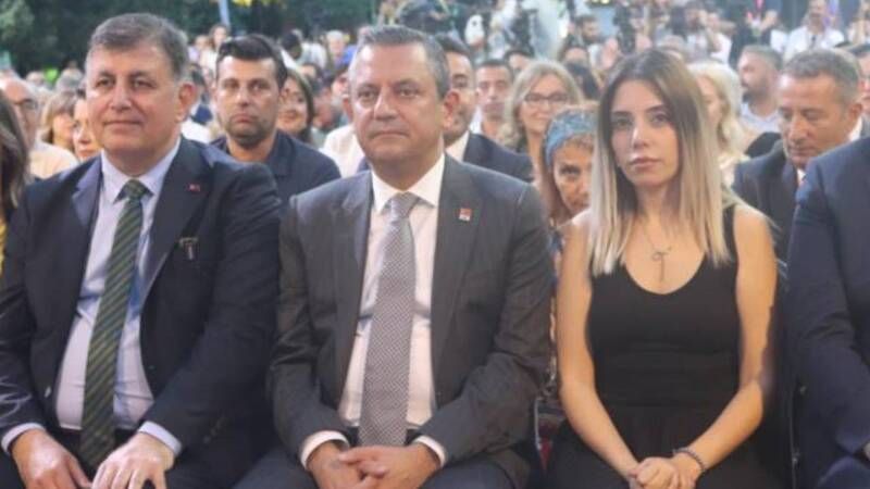 CHP lideri Özel’in, Dilruba Kayserilioğlu’nu protokolde ağırlamasına Ak Parti’den tepki