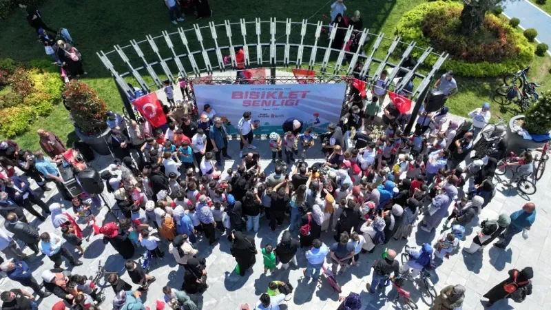 Ümraniyeli çocuklar bisiklet yarışı’nda kıyasıya mücadele etti Ümraniyeli çocuklar bisiklet yarışı’nda kıyasıya mücadele etti