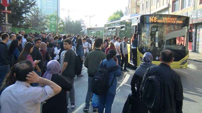 Üsküdar-Çekmeköy metro hattında arıza Üsküdar-Çekmeköy metro hattında arıza