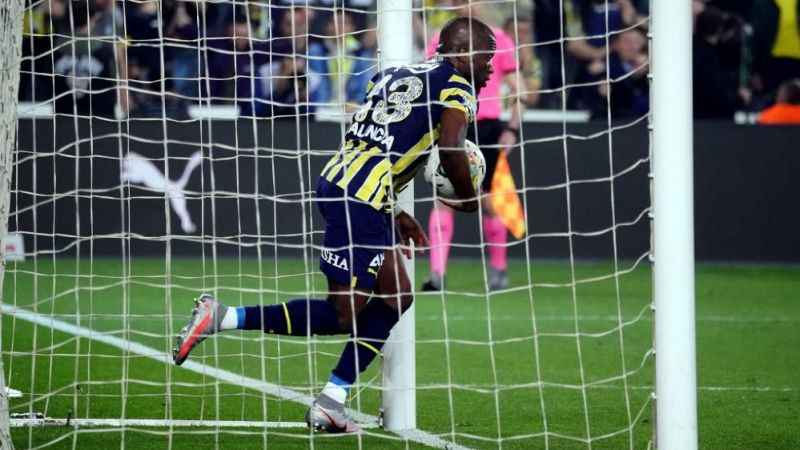 Enner Valencia, ligde 27. golünü attı Enner Valencia, ligde 27. golünü attı