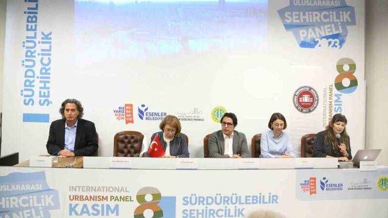 Esenler'de Bilim Teknik Sohbetleri THY Teknik Müdürü'nü ağırladı