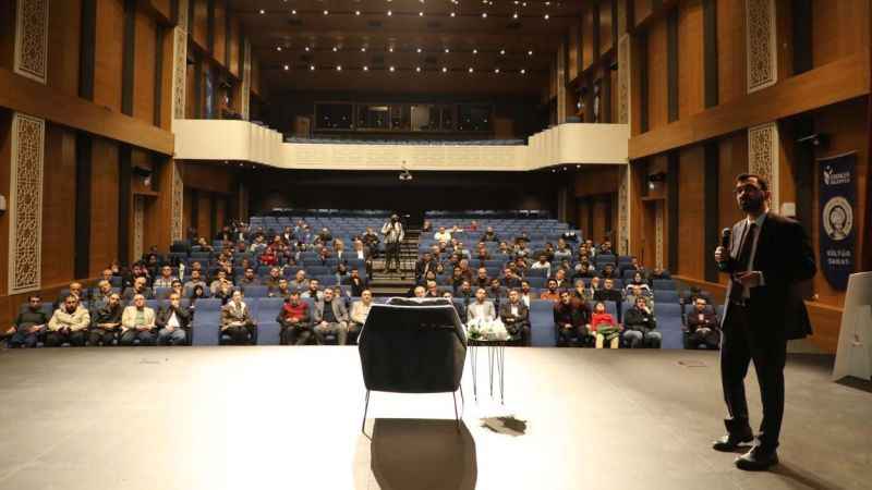 Esenler'de Bilim Teknik Sohbetleri THY Teknik Müdürü'nü ağırladı