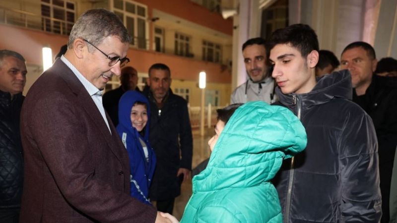  Esentepe Camii’nde ilk Teravih Namazı kılındı