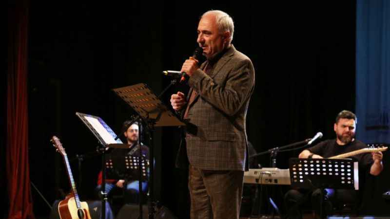 Mehmet Akif Ersoy'u anma programına yoğun ilgi Mehmet Akif Ersoy'u anma programına yoğun ilgi