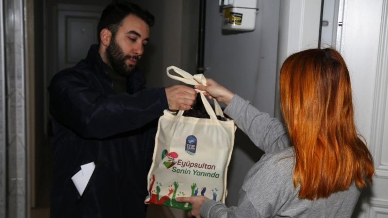 Eyüpsultan Belediyesi'nden üniversite öğrencilerine destek paketi