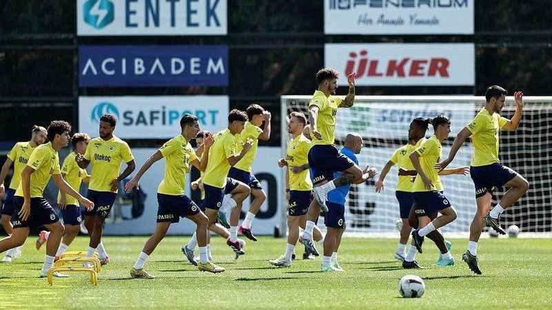 Fenerbahçe'de, Başakşehir maçı hazırlıkları başladı Fenerbahçe'de, Başakşehir maçı hazırlıkları başladı
