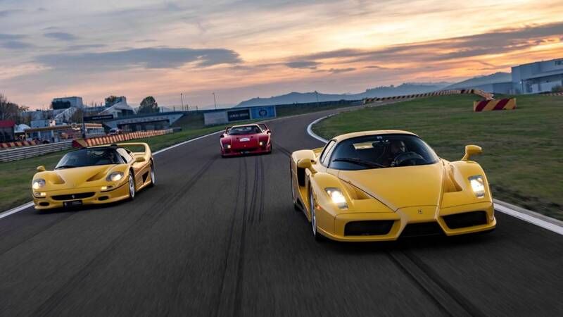 Pirellıi Ferrari Enzo için İzmit fabrikasında ürettiği “Collezione” serisinden yeni bir P Zero lastiği tanıttı
