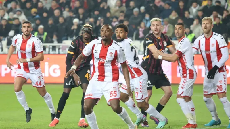 Galatasaray Sivasspor’u hatasız geçti!