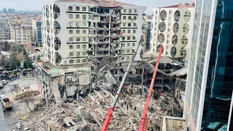 Galeria Sitesi’nin müteahhidi Sedat Eser Ankara’da yakalandı