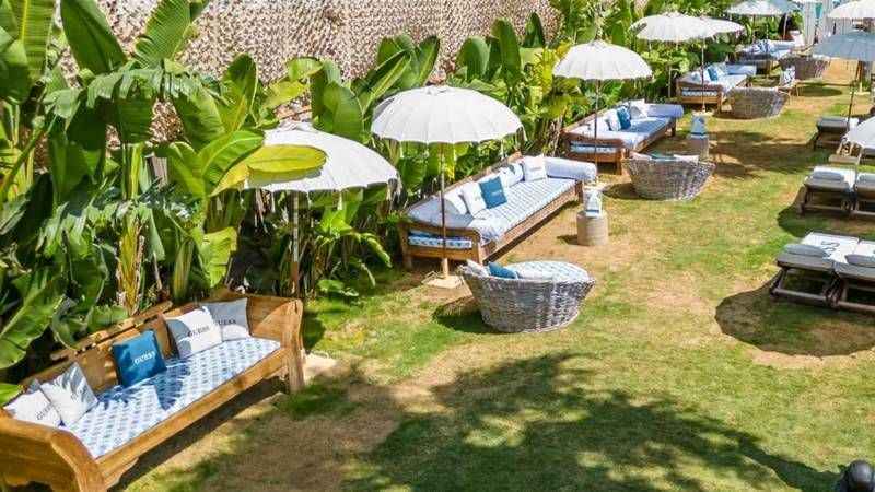 Guess, Türkiye, İtalya ve İspanya'da yeni beach club iş birliklerine imza attı Guess, Türkiye, İtalya ve İspanya'da yeni beach club iş birliklerine imza attı