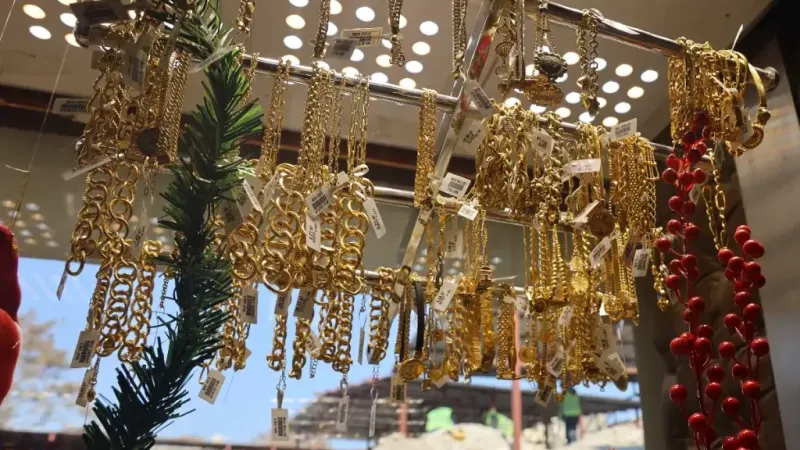 Hatay’dan ülkesine dönen Suriyeliler altınlarını bozduruyor