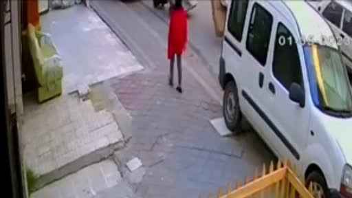 Ankara’da hırsızlık anı kameraya böyle yansıdı
