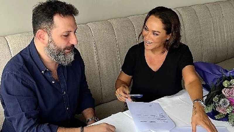 Çilek Konsept, Hülya Avşar ile sözleşmesini yeniledi Çilek Konsept, Hülya Avşar ile sözleşmesini yeniledi