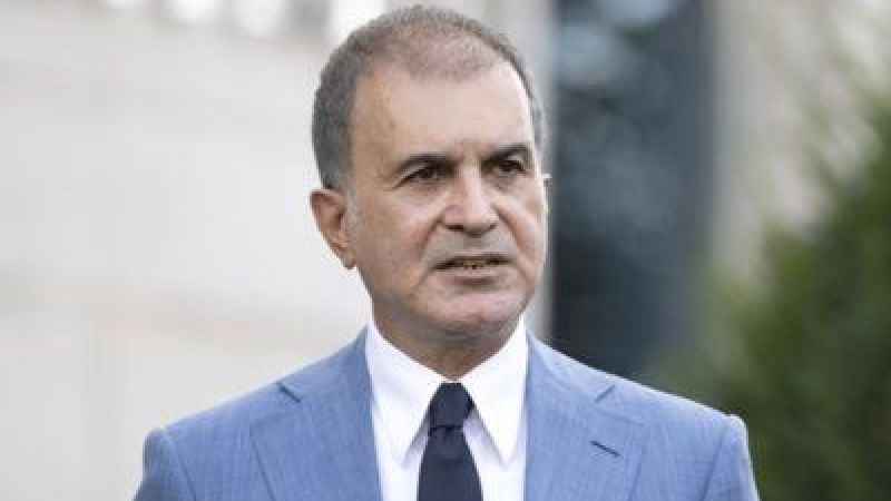 AK Parti Sözcüsü Çelik'ten İsviçre'de Cumhurbaşkanı Erdoğan'ı ve Türk bayrağını hedef alan eyleme tepki AK Parti Sözcüsü Çelik'ten İsviçre'de Cumhurbaşkanı Erdoğan'ı ve Türk bayrağını hedef alan eyleme tepki