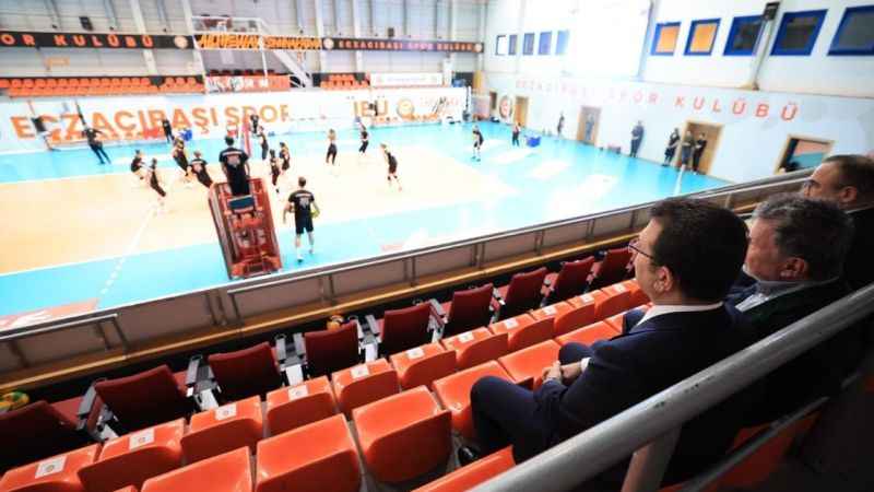 İmamoğlu, Eczacıbaşı Dynavit'i ziyaret etti İmamoğlu, Eczacıbaşı Dynavit'i ziyaret etti