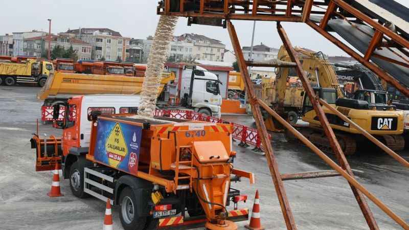İstanbul yoğun kar yağışına hazırlanıyor