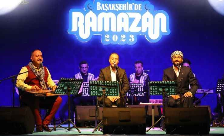 Bakan Varank’tan Başakşehir’de sürpriz baskın Bakan Varank’tan Başakşehir’de sürpriz baskın