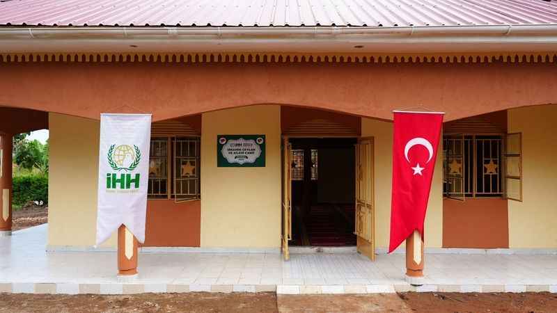 İHH Uganda’da cami ve su kuyusu inşa etti İHH Uganda’da cami ve su kuyusu inşa etti