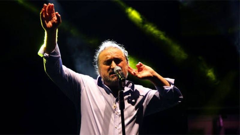 Ünlü sanatçı Volkan Konak, hayatını kaybetti Ünlü sanatçı Volkan Konak, hayatını kaybetti