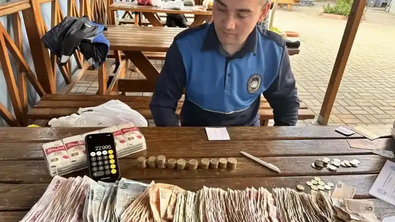 Dilenci kadının üzerinden çıkan para şaşırttı